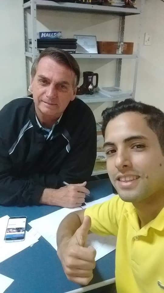 RodrigoBrasil90's tweet photo. #NewProfilePic
#JuntoComBolsonaro https://t.co/4vQSI3i36v