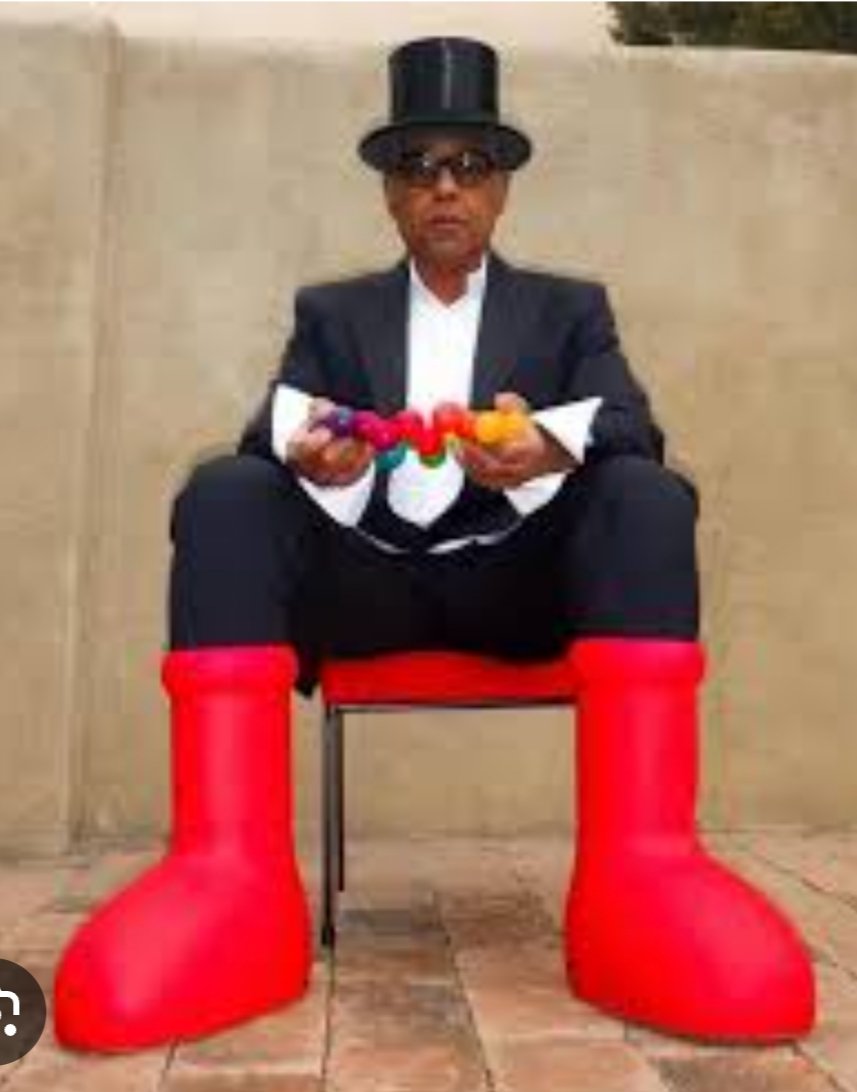 OriginalSIayer's tweet image. GUYS