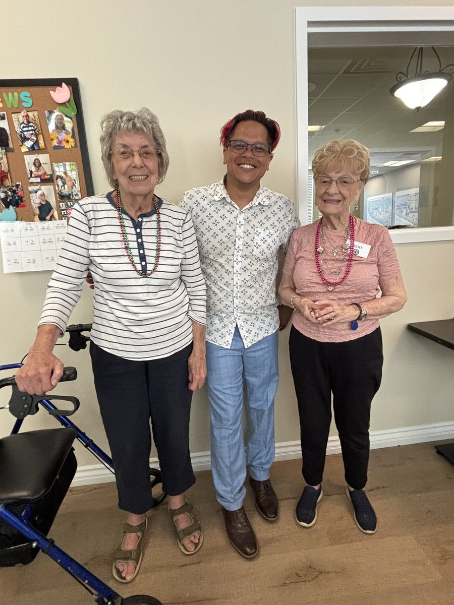RV_SeniorLiving's tweet photo. Thank you to Omar from VITAS Healthcare for running Musical Bingo for our residents. It was a lot of fun! 🥳

#MusicalBingo #SeniorLiving #AssistedLiving https://t.co/7oY0Uxt6Rw