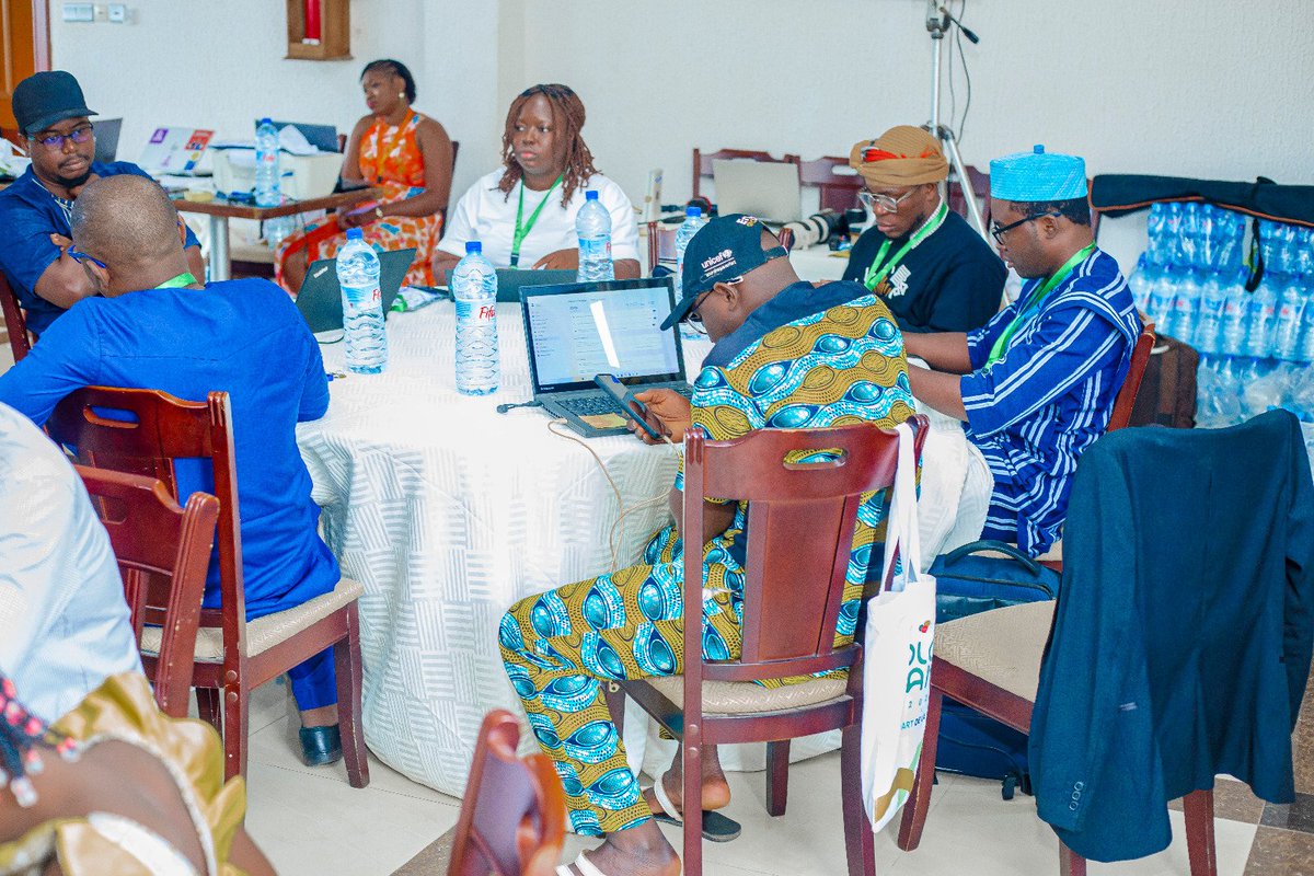 « Les premières personnes touchées par les infox, ce sont les adolescents et les jeunes. Il est important de mettre la bonne information à leur disposition. » – Hélène <a href="/hlungbo/">HLUNGBO Hélène</a> Coordonnatrice du projet RHRN2
<a href="/ab_benin/">Blogueurs du Bénin</a>
<a href="/DidierKissode/">Didier KISSODE - IVLP🇹🇬🇺🇸</a>
#BlogCamp2025
#BlogueursduBeninDebouts