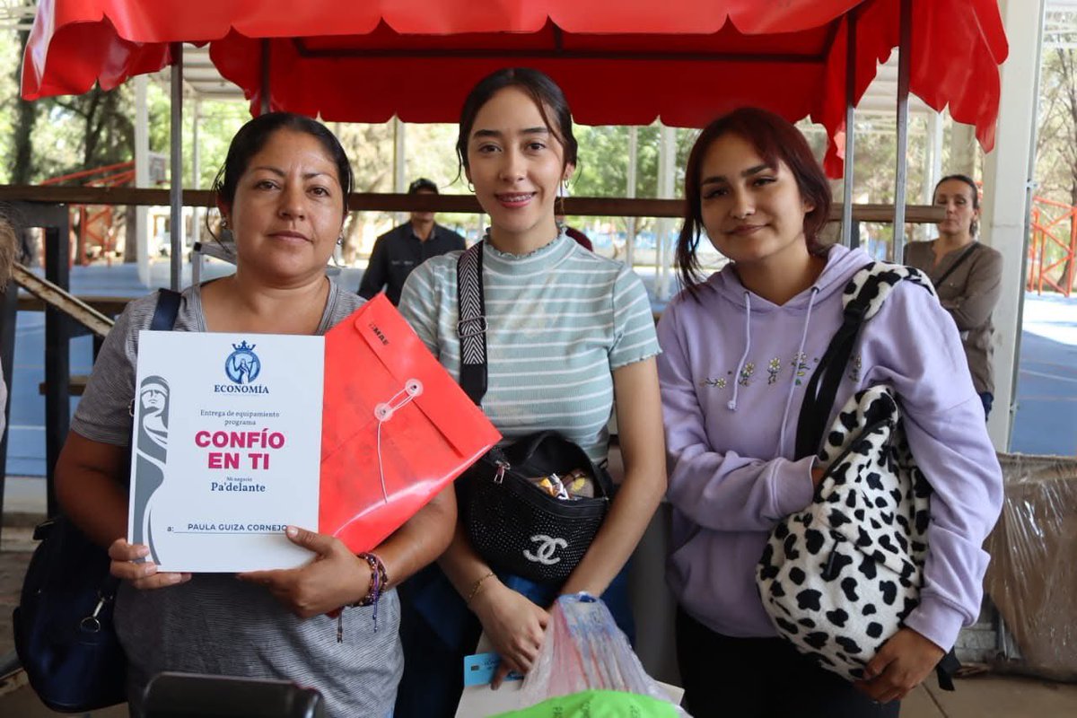 💪👩‍💼 ¡Las mujeres están moviendo la economía de #Guanajuato! 
De acuerdo con el Censo Económico 2024 del INEGI, el 43.3% de la participación económica en el estado es de mujeres. ¡La cifra más alta registrada en la historia de Guanajuato!
#EconomíaEsProsperidad