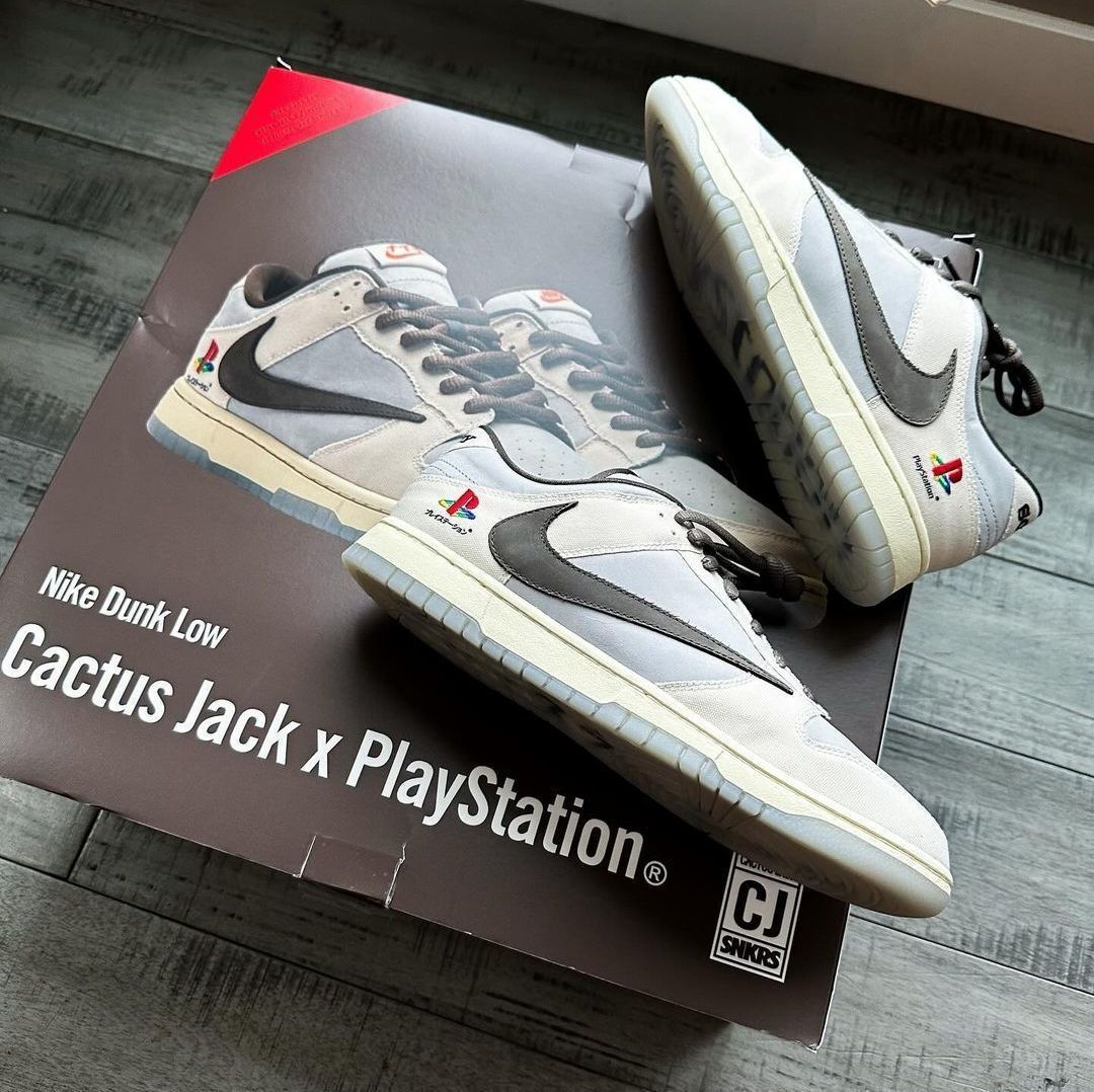 SneakerAlertHD's tweet photo. Travis Scott x PlayStation x Nike Dunk Low 🎮 https://t.co/mifqc2Yixt