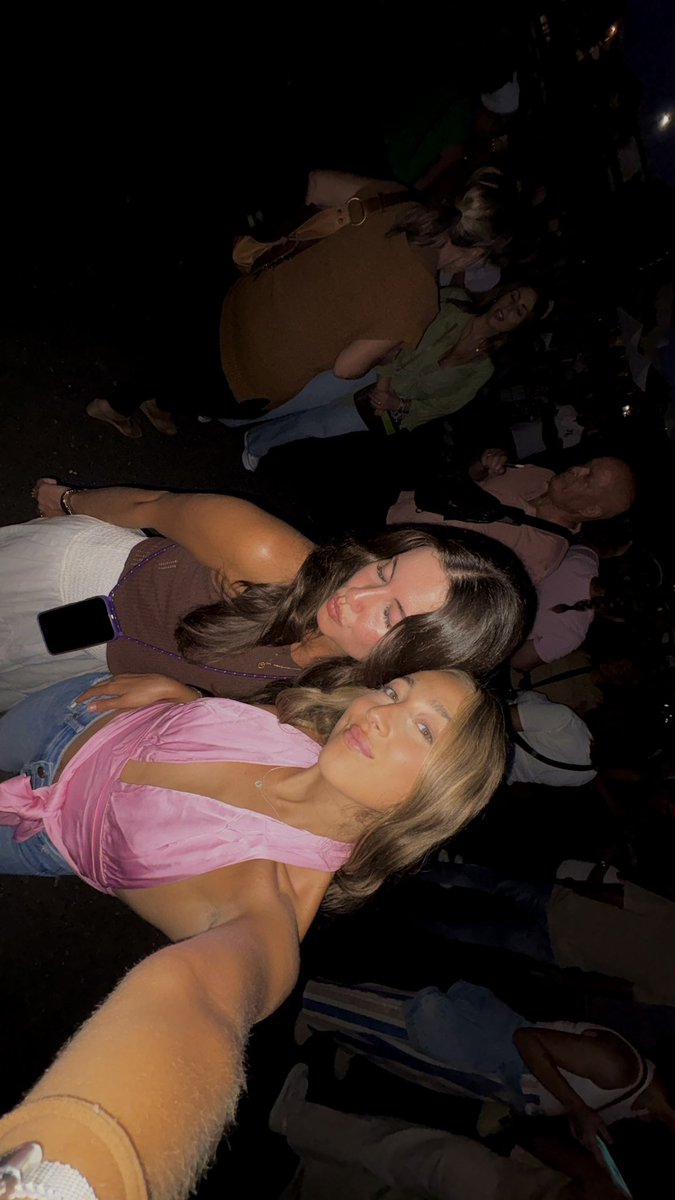 Nara Suarez✨ (@naaraasuarez) on Twitter photo 