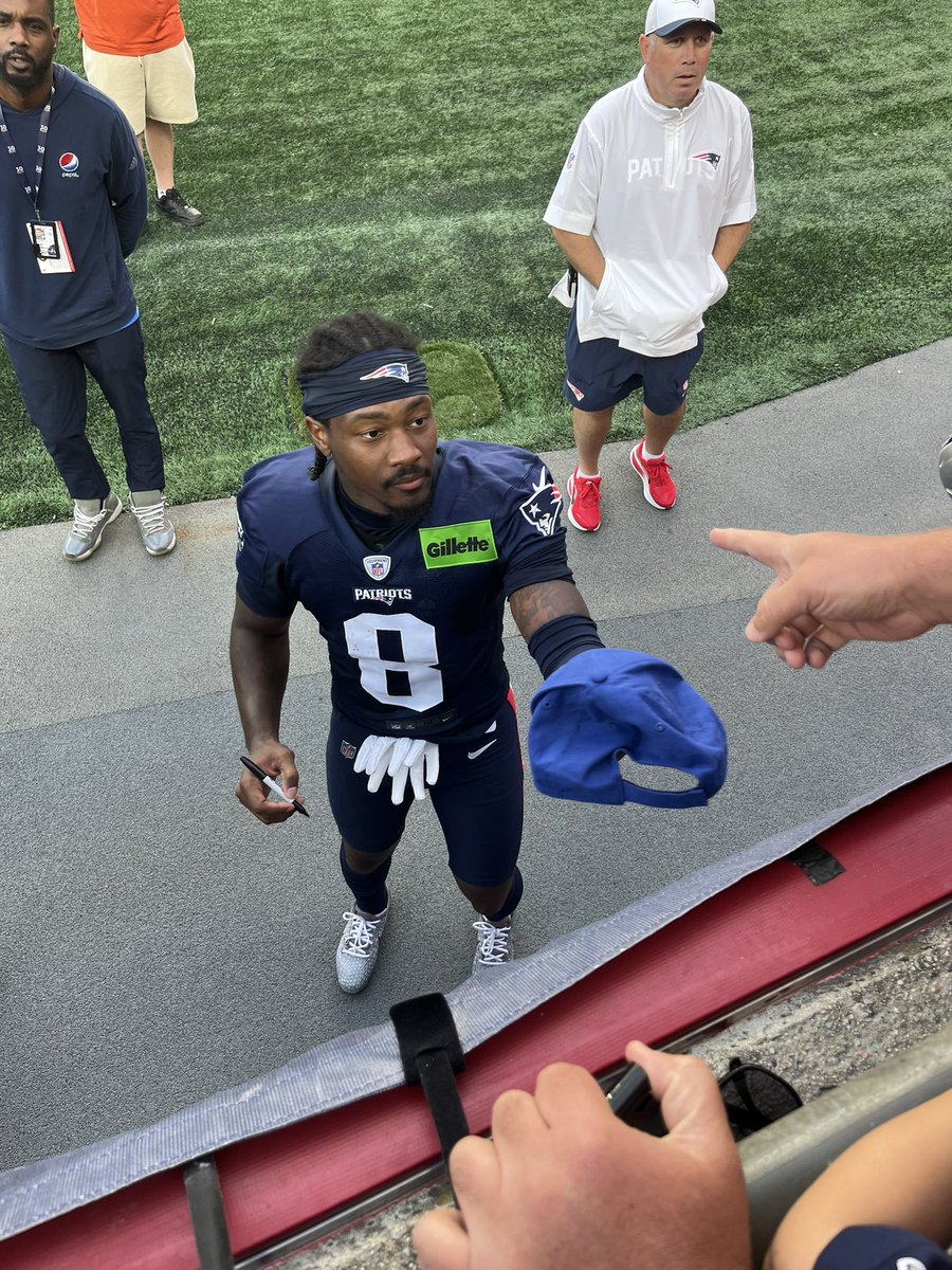 Nice night at Patriots practice!!! Michael X 3. Thanks Coach Oglivie!!! Autographs from Drake May, Stephon Diggs and Kayshon Boutte!!!
