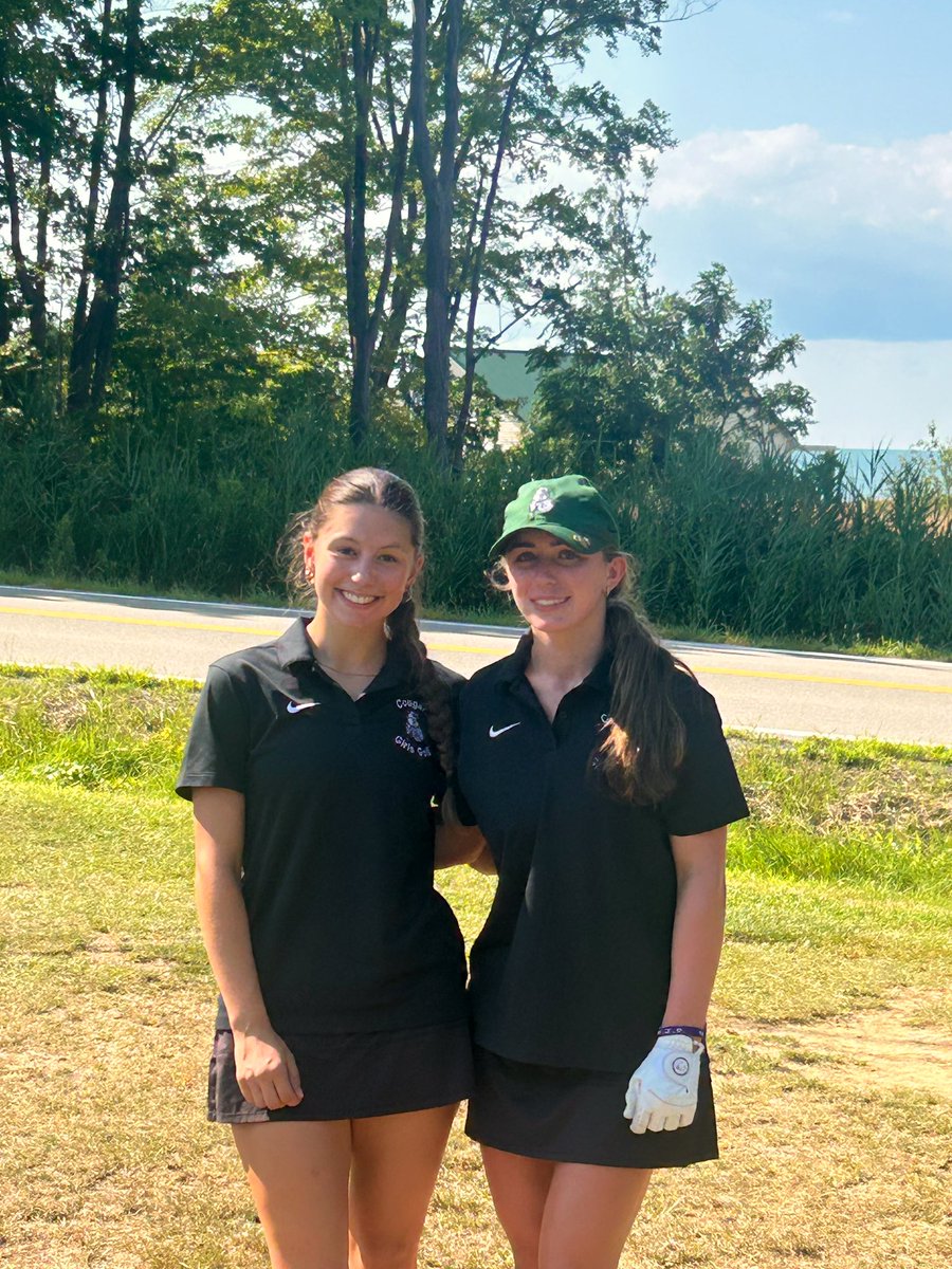 LCGirlsGolf's tweet photo. Lost a close one Wed., won an even closer one today, edging Edgewood 179-181. Ella43, Emma45, Mao45, Angela46 &amp; Maddie C51. One of our best scores in 9 years. These gals can play! Thanks to Coach Fischer and her team for hosting at Village Greens along Lake Erie. @LCHS_Cougars https://t.co/z2KhDKPVIn