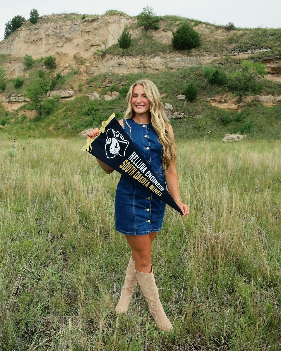 I am beyond blessed and grateful to announce my commitment to South Dakota School of Mines to continue my academic and athletic career!

Thank you Coach Prochazka and Coach Annika for giving me this opportunity! I’m soooo ready for the next 4! 

GO HARDROCKERS!!!!! 💙🤘🏼⛏️🏐