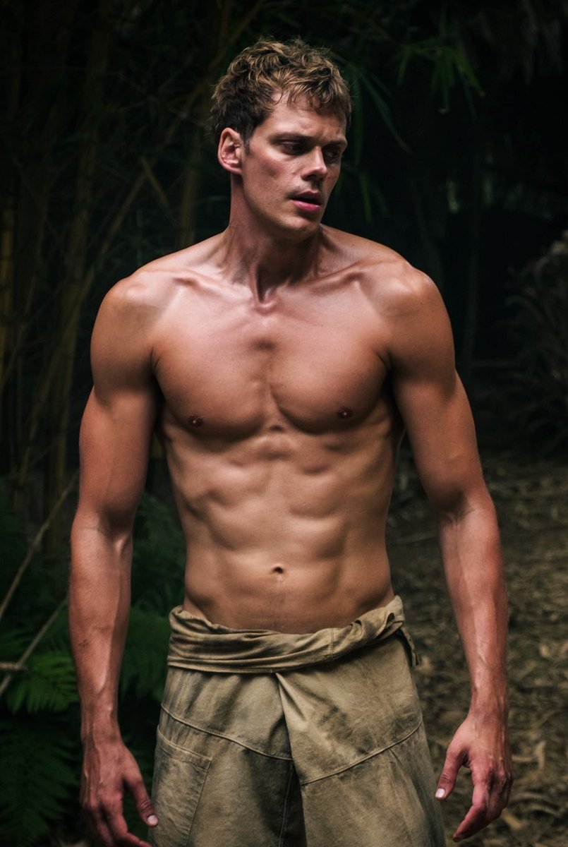 Bill Skarsgård, o HOMEM que você é! 🛐