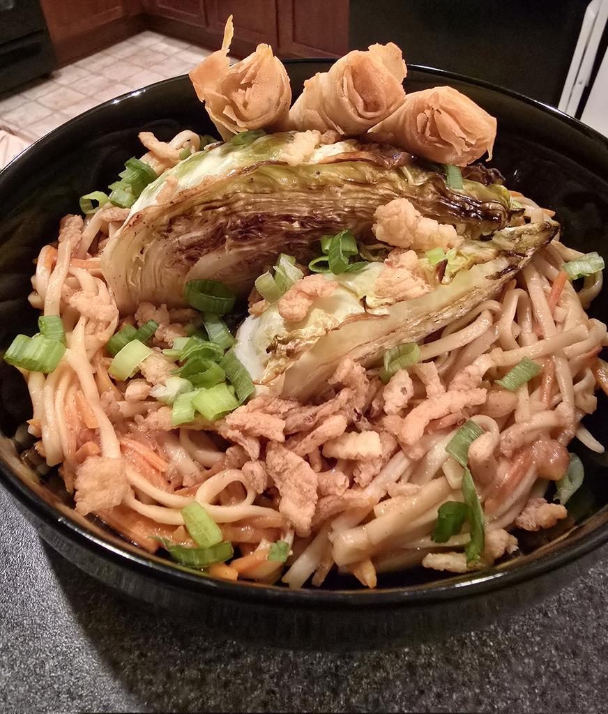Mello_Ichimaru's tweet photo. Today's Hello Fresh dish is Miso Butter-Braised Cabbage over Lo Mein with Carrots, Cashews & Crispy Fried Onions #hellofresh #hellofreshpics https://t.co/VrFWv7OLpV