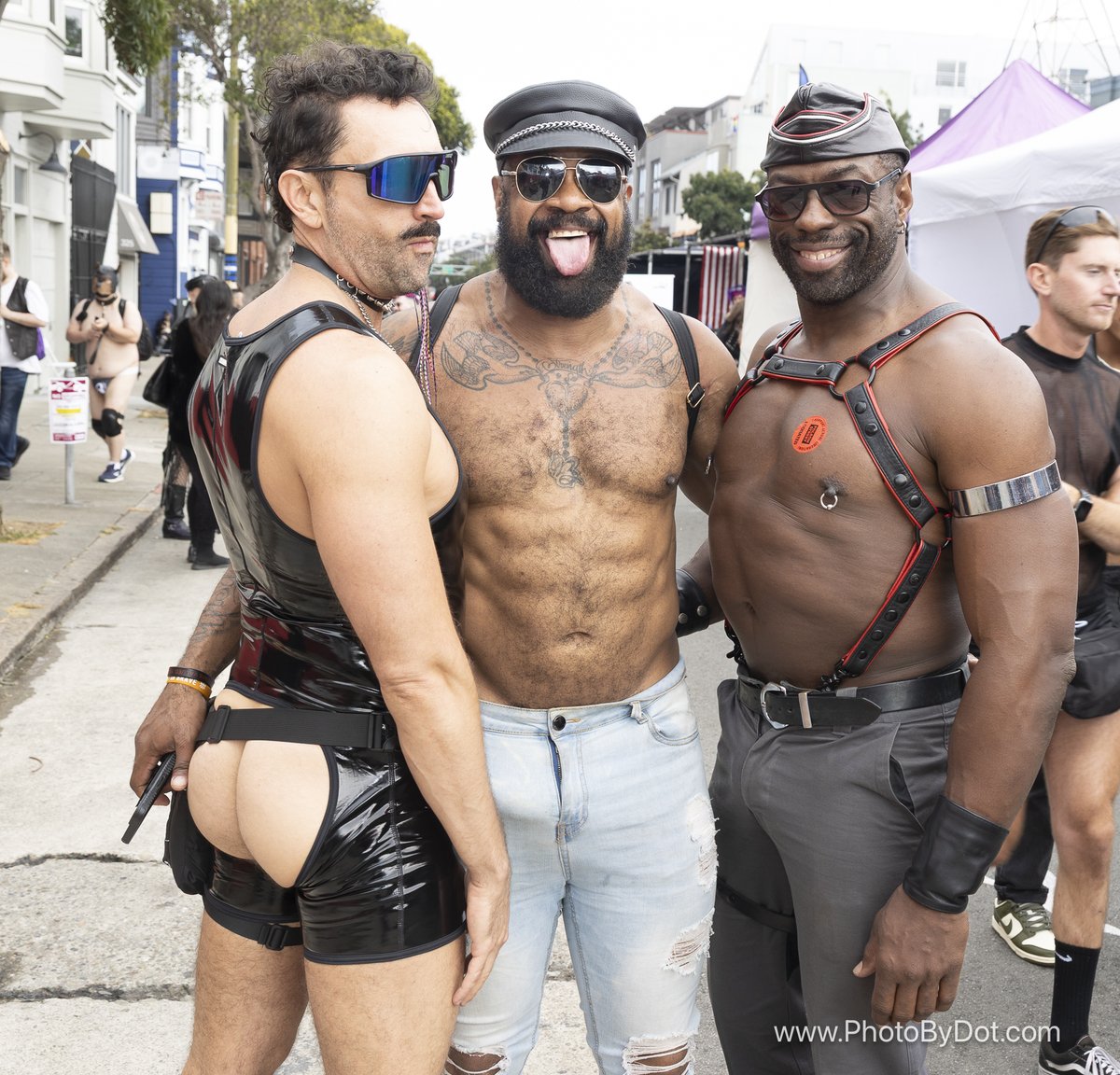 Dot the Photographer tweet media