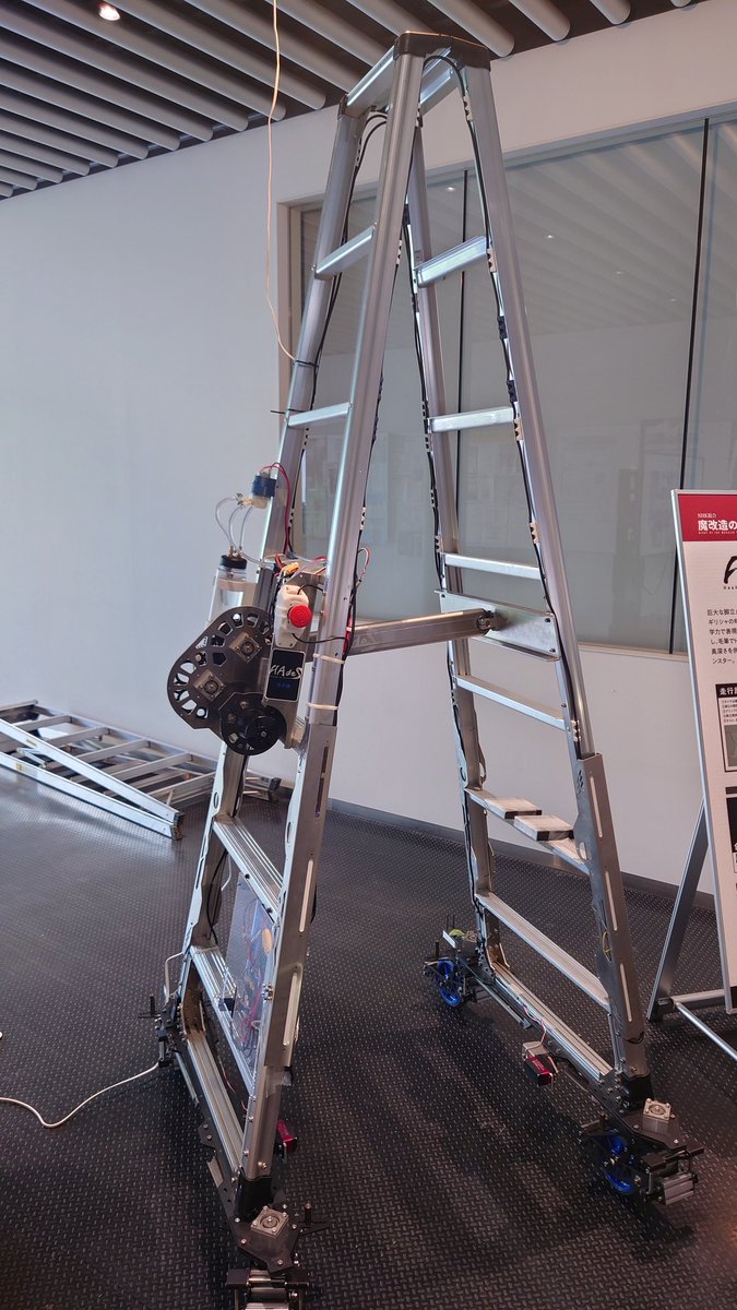 atan2sin's tweet image. 今日は #大阪工業大学  大宮キャンパスで魔改造モンスターを展示しています!
モンスターは梅田、枚方キャンパスにも展示予定です。
オープンキャンパス是非遊びに来てください!
oit.ac.jp/admission/even…

#O阪工業大学 #O阪工大 #魔改造の夜