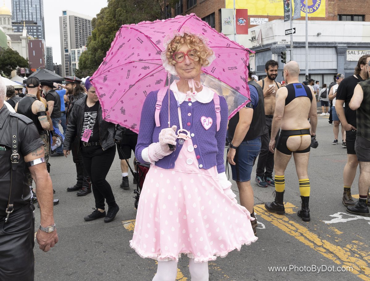 Dot the Photographer tweet media