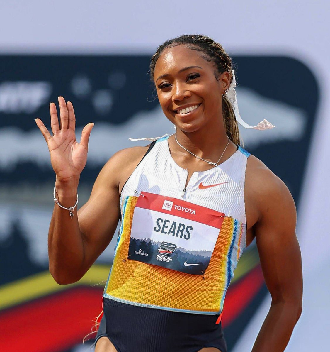 Jacious Sears 🇺🇸 clocked a time of 10.95s (0.7) to win the first semifinal of the women's 100m at the US Championships!

Jenna Prandini qualified for the final in 2nd with a time of 11.08s, just ahead of English Gardner in 11.10s for 3rd place.