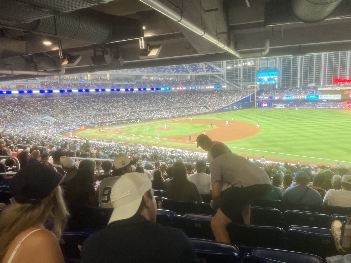 It’s gonna be up to the Florida Panthers to shut these New Yorkers up in this building.
