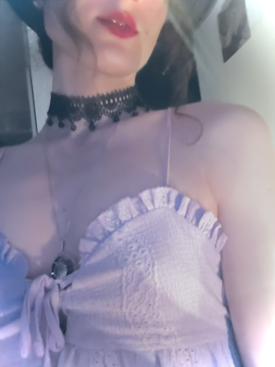 DreamingMyrtle's tweet photo. Kiss me, kiss 💋🩷🖤 https://t.co/yShKGXVDN9