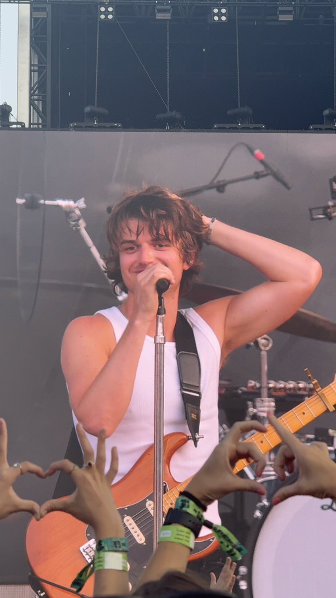 daisy ✿ tweet media