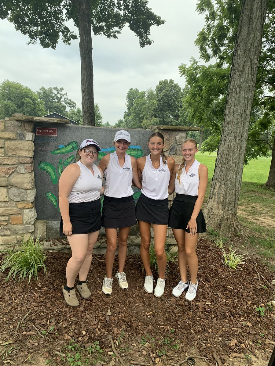 Great day for the Lady Patriots with a season best team score of 360!  Team finished 6th in a strong field of teams !
Ella -79 T-9th
Kennedy - 85 T-17th
Allison - 86 T-20th
Lillie - 110 (Improved 16 shots from last tournament)
Great job ladies!!!
#GetBetterEachDay #ladypatsgolf