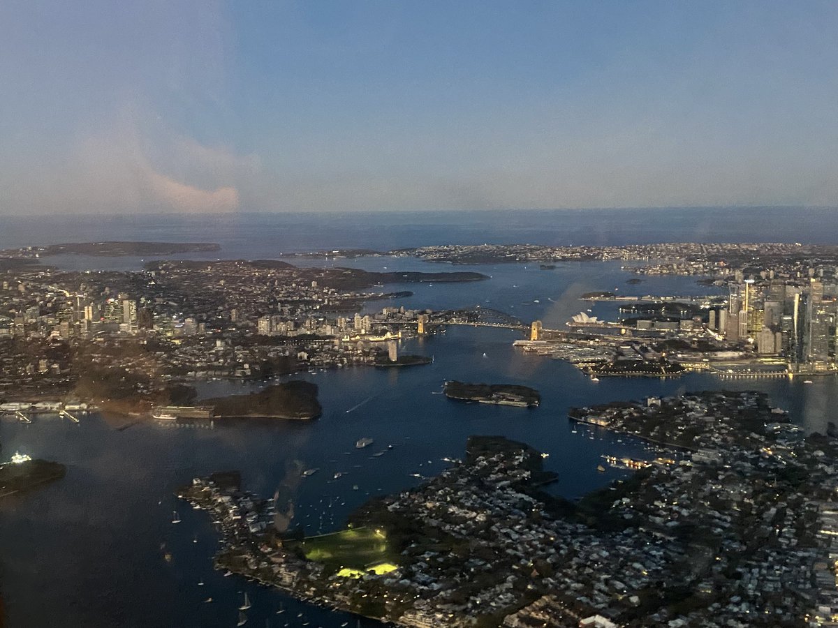 This view was a special way to end my flight home from NZ last week. 
#SydneyHarbourFromTheAir