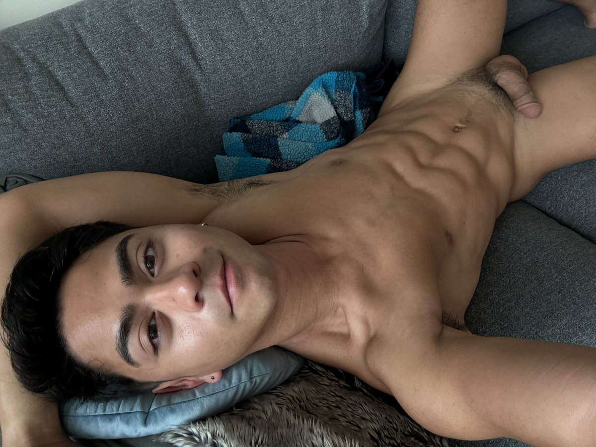 couch cuddles, anyone?