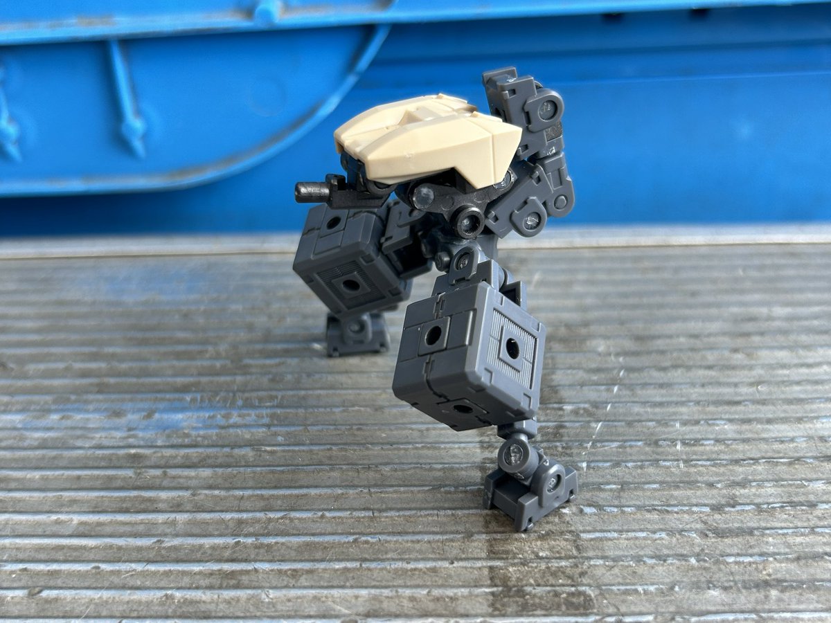 戦闘用ドロイドとしてかなりいい感じのシルエットができたのではと思います、まだこの先考えてないけど