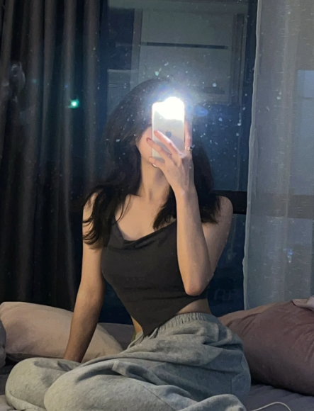 IntoThe0Dream's tweet photo. Flash selfie in the mirror without showing face 🤳 hot girl photo shoot outfit https://t.co/eaSr0DpluO