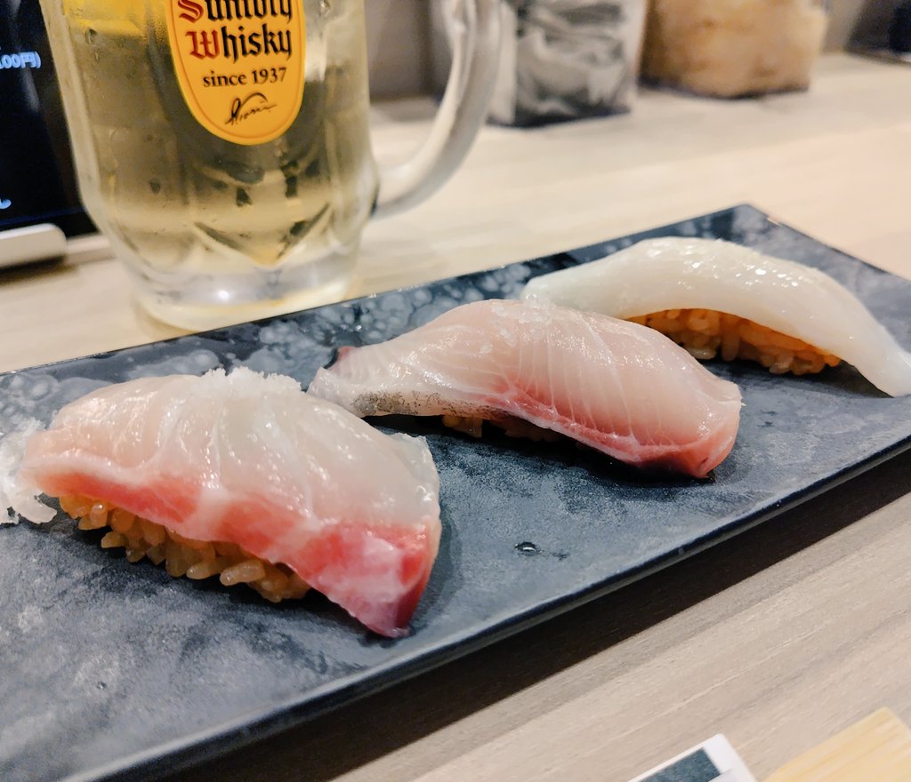 豊洲セイルパークのお寿司屋さんaburi TORA🍣🥢
お寿司以外も楽しみ😋
前回のとり天が美味しかったので、チキン南蛮を
食べやすくカットされていて美味しかった😋
タルタルが👌