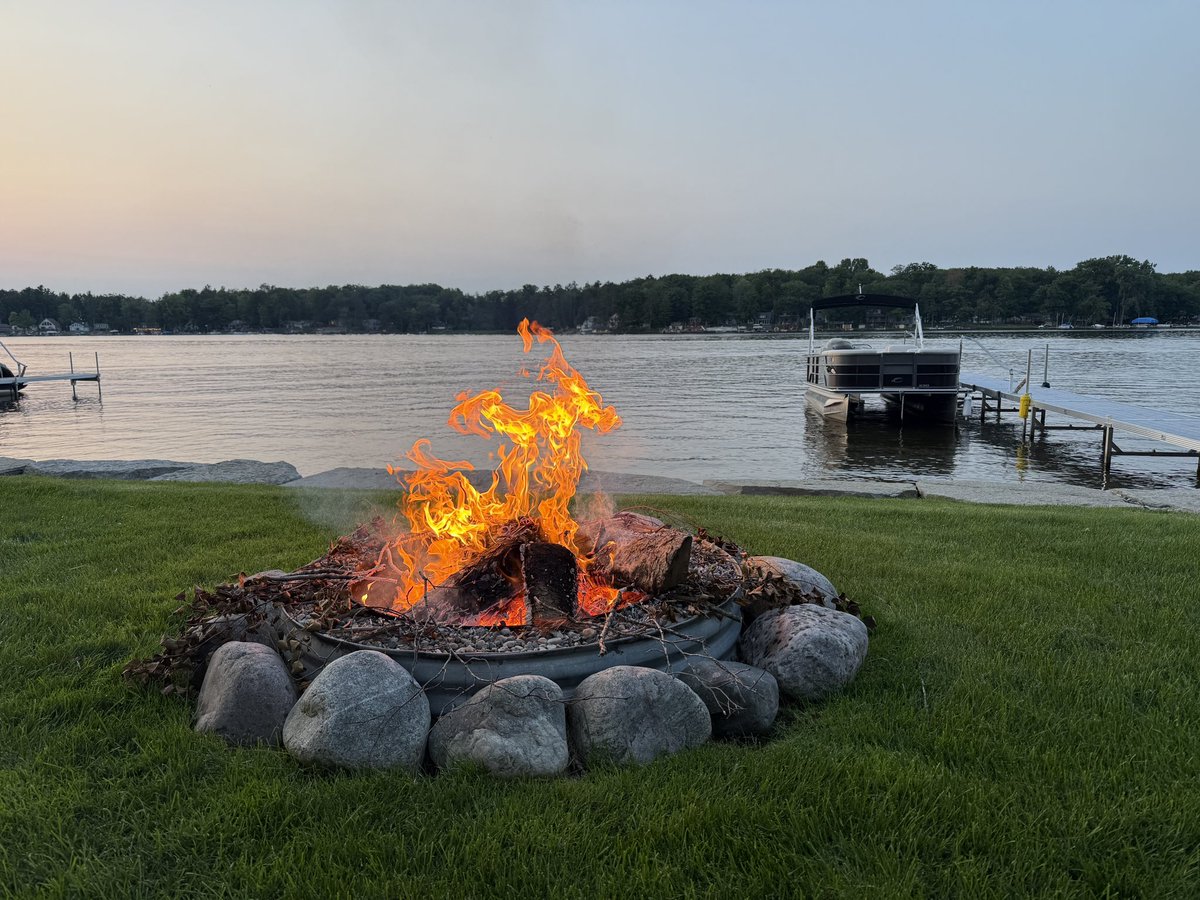 Friday night fires 🔥 <a href="/ChrisWigent/">Chris Wigent</a>