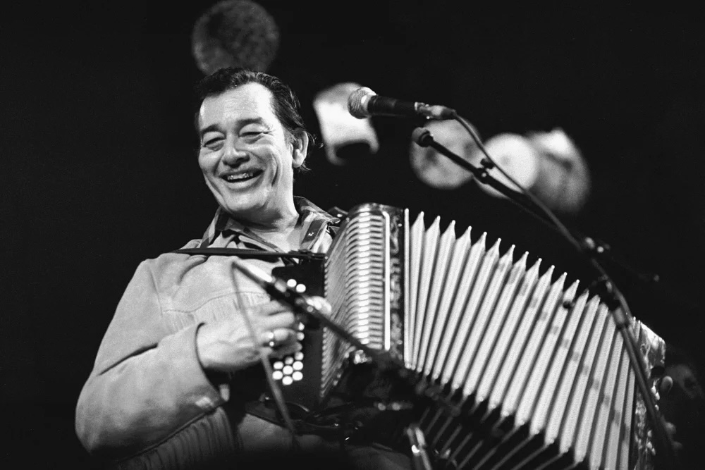 “Not only was Flaco my musical mentor, but he was also a dear friend to all of us Los Lobos. [...] He will forever be in my heart. What a tremendous loss.”  - Cesar

RIP Flaco

📷: Frans Schellekens / Getty Images file