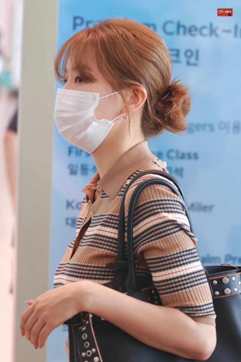 250802 #슬기 #Seulgi 출국
주현언니 보는 모습 너무 귀여워🤭