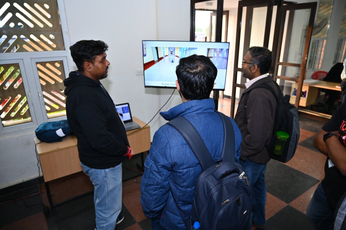ikddcods's tweet image. Bring your work to life at #CODS2025!

The Demo Track is your chance to move beyond slides and show systems &amp;amp; intelligent (#annotation) tools, libraries, #HCI and #prototypes behind your research.
📸 Glimpses from the previous edition attached
🗓️ Deadline: Sept 1
#AI #ML #Demos