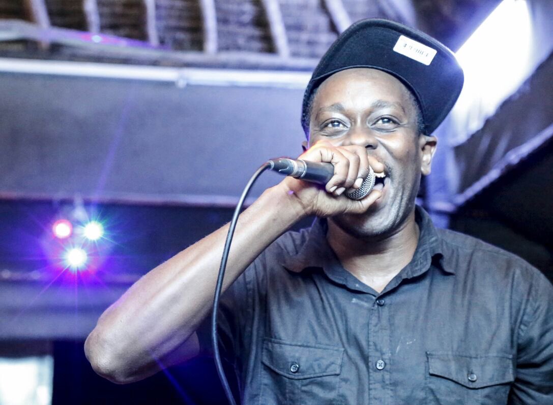 The world 🌎 is moaning the loss of a legend,a king 👑 one of the pioneer of the game , a mentor JOHN MAINA  mc_fullstop aka the talking master. Gone but his  impact will forever be remembered,shine on your way ninjas 🥷 On today’s show share your memories #riddimvybzk24