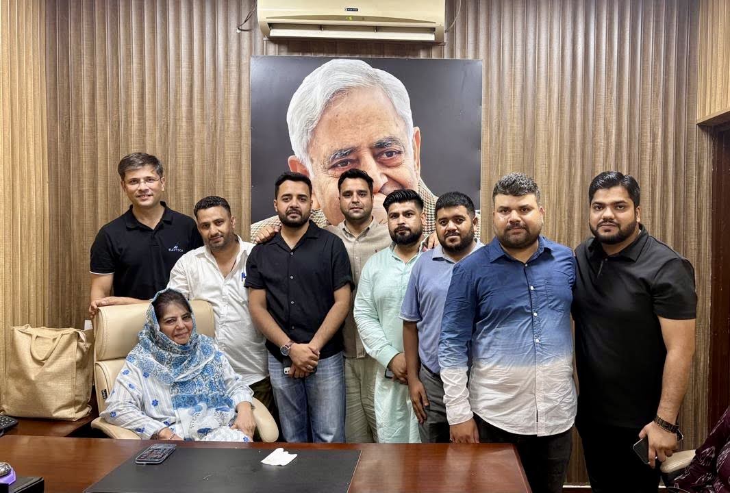 Youth Wing members meet Party President Ms. <a href="/MehboobaMufti/">Mehbooba Mufti</a> in Jammu. She lauded efforts of the youth wing in making the foundation day rally in Jammu a success.

President <a href="/AdityaVgupta/">Aditya Gupta</a>, Vice President <a href="/SAAQQIIB/">Najmu Saqib</a>, Rajat Gupta, <a href="/sayedmajidshah1/">SAYED MAJID SHAH</a> <a href="/MohdAvaisCh/">Mohd Avais Choudhary</a> <a href="/ZmZulfkar/">Zulfikar Malik</a> 

1/2