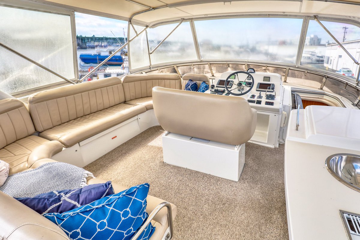 CrowsNestYachts's tweet photo. Price Reduced: 61' Navigator Pilothouse Motoryacht 2001 - Was $449,000 / Now $399,000. Highly upgraded, custom fully-enclosed bimini top. Contact listing agent Vic Parcells at (206) 229-3134 or vparcells@crowsnestyachts.com or click here: https://t.co/14LrmgKPTI https://t.co/QRKAQNLGL0