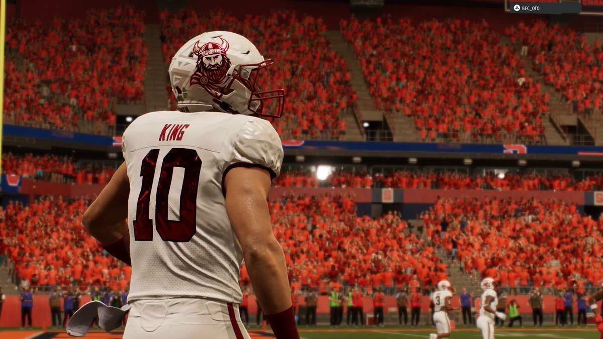 VUN_NECF26's tweet photo. Part 3 of #VUNis is here, with the Norsemen displaying their Blóð Red alternates on the road at Syracuse in Week 3.
Featuring red chromatic theming with subtle patterns adorning the helmet and shoulder sleeves makes this a flash and clean look for Valhalla. https://t.co/rK2f3dVP6r