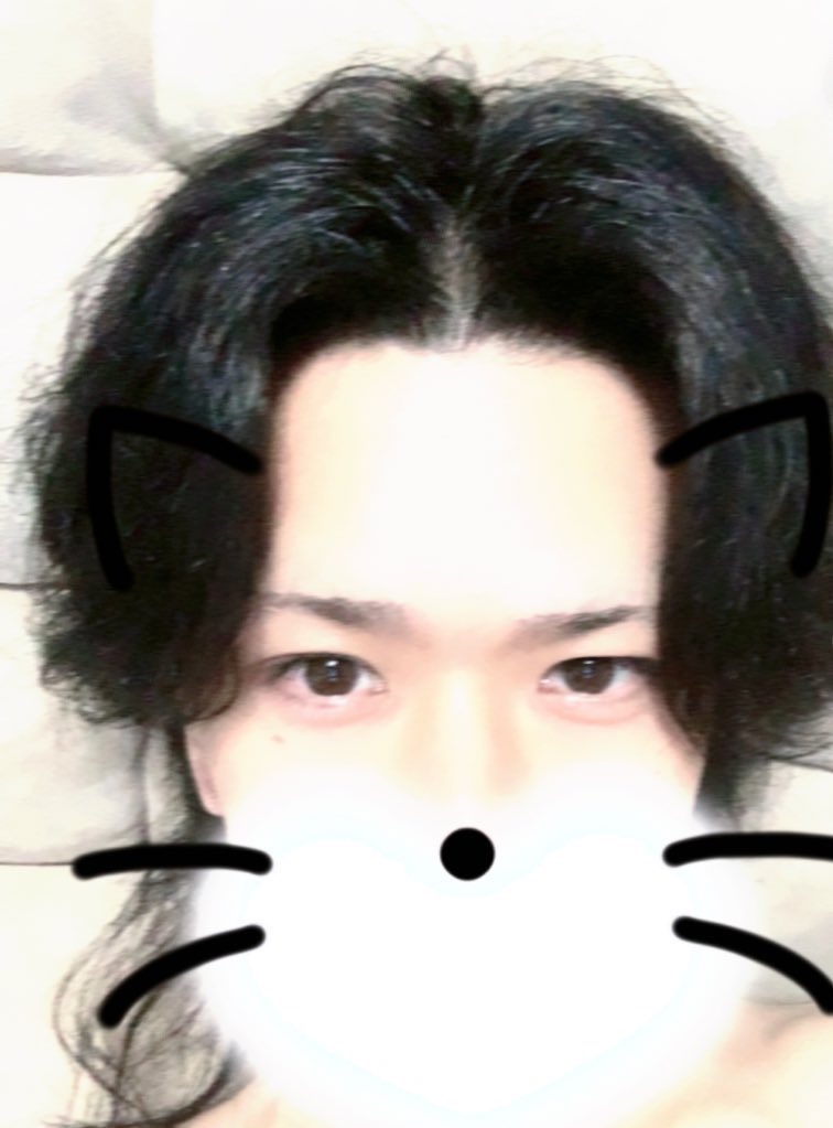 久
この髪型めんどいからツイストスパイラルに戻す😇
iPhone容量なくてどのアプリも更新されなかった
これからはちゃんと生きた証載せてく！