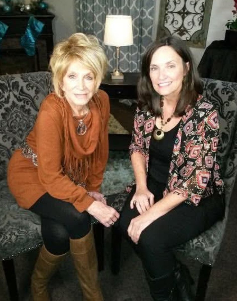 The world has lost an Entertainer. Many of us have lost a friend. Rest in peace Jeannie Seely. You will forever be lovingly remembered.