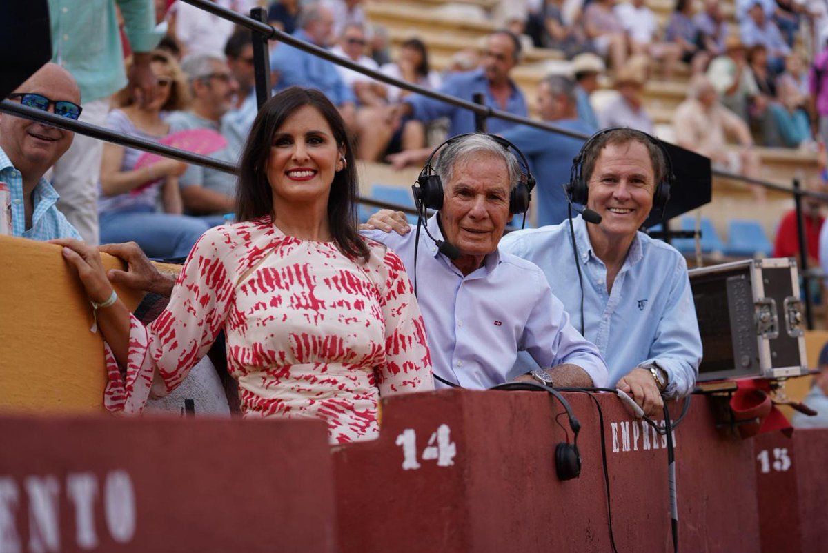 Agosto en <a href="/canalsur/">CanalSur</a> comienza con una corrida de ensueño. El próximo viernes, en directo, a partir de las 22h en horario de máxima audiencia desde Marbella "La Corrida de Candiles"
MORANTE, JUAN ORTEGA y PABLO AGUADO 
Toros de Garcigrande.
Te esperamos.