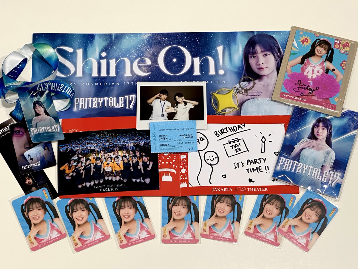 llxxonk's tweet photo. @RFritzy_JKT48 #BaleZyin #FritzyTale17 #AETHERLIGHT
Fritzy, makasih banyak ya untuk kemarin π STSnya bener-bener jadi kenangan yang nggak bakal terlupakan! Selamat ulang tahun yang ke-17! Terus bersinar ya sebagai Ace Gen12!
Orang-orang di fanbase Fritzy semuanya baik-baik banget, jadi percaya terus sama fans dan semangat terus ke depannya! Aku bakal terus dukung kamu!
Tahun ini aku apply semua show, tapi cuma 3 kali bisa ketemu Fritzy di teater π Aku pengen banget lebih sering nonton penampilan kamu! Jadi tolong sering-sering tampil ya!
Oh iya, aku juga dapet sign Fritzy dari benefit konser minggu lalu! Makasih banyak π Aku bakal simpen itu sebagai harta karun!