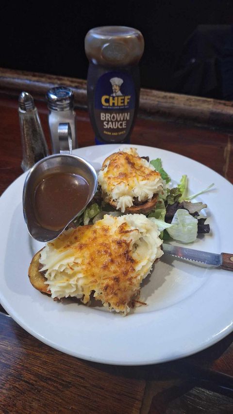 App Of The Day 

•Shepards Pie Potato Skins- chopped sirloin and vegetables simmered in rich brown gravy topped with mashed potatoes $13.95