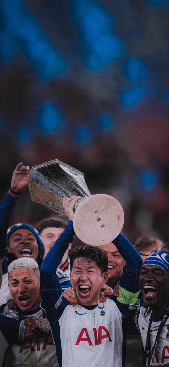 Roto, abatido, pero a la vez contento y sobretodo orgulloso.

Orgulloso de que hayas vestido mis colores, de haberte podido disfrutar cada fin de semana, de poder decir que alguien como tu honró la camiseta que tanto amo.

Eterno capitán