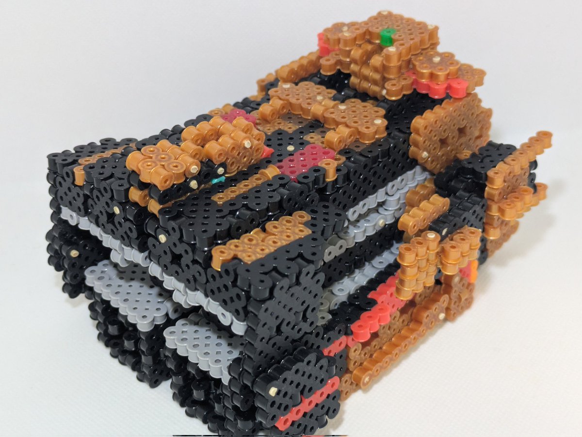 ハイパーレッシャテイオー/ハイパーレッシャー
遂に完成しました、他の変形はまた後日…
#アイロンビーズ #スーパー戦隊 #トッキュウジャー #烈車戦隊トッキュウジャー