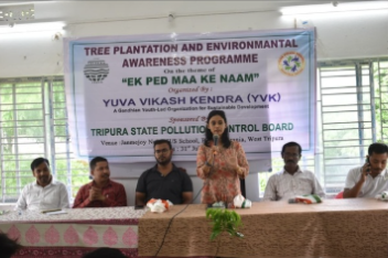 🌱 "Ek Ped Maa Ke Naam" — a tree for every mother!
A heartfelt Tree Plantation &amp; Awareness drive was held at Janmajoy Nagar HS School, Belbari, West Tripura.
Organized by Yuva Vikash Kendra &amp; TSPCB, the event celebrated nature and nurturers alike.
#Environment #TripuraGreen