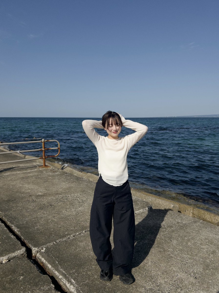 hariiiiin_'s tweet photo. ちなみによく聞かれるこのパンツ、
UNIQLOジャージーバレルレッグパンツです💙 https://t.co/cmVDI5HAwW