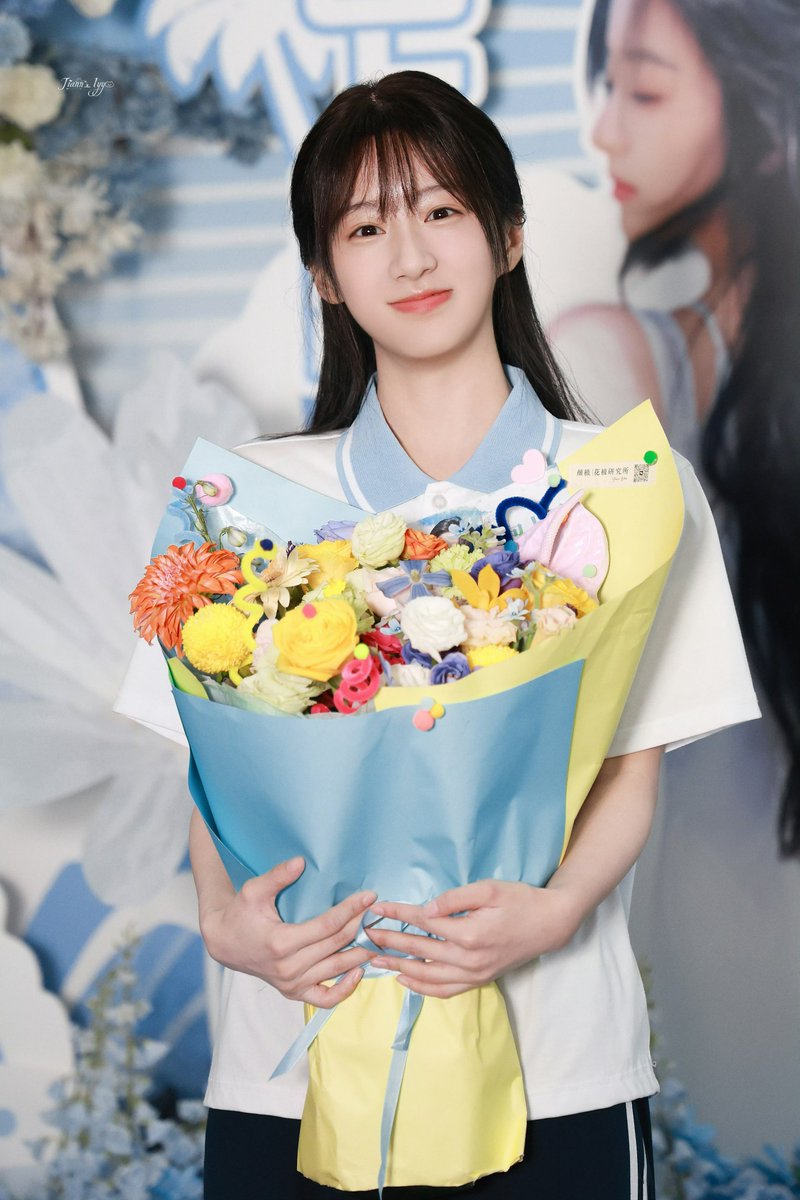 ForCdrama's tweet image. MGTV modern drama #NeverEndingSummer starring #BaoShangen #ZhouKeyu held its booting ceremony.