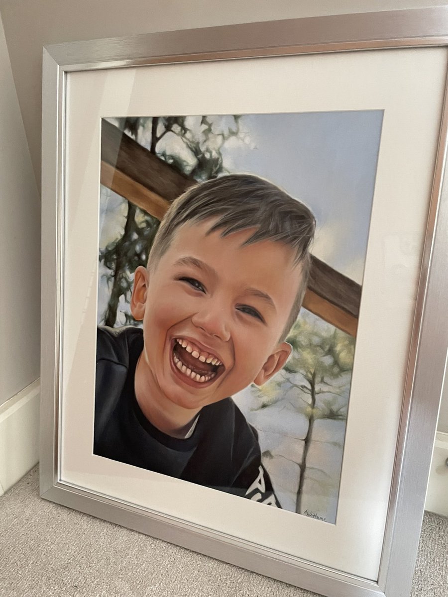 Morning everyone 👋
Meet Luca! I originally drew Luca in a pencil when he was born but we decided this picture needed to be colour 😊
It’s really hard to photograph as my phone changes the colours so much!!

#portrait #artist #drawing 
#pastelpainting #portraitartist