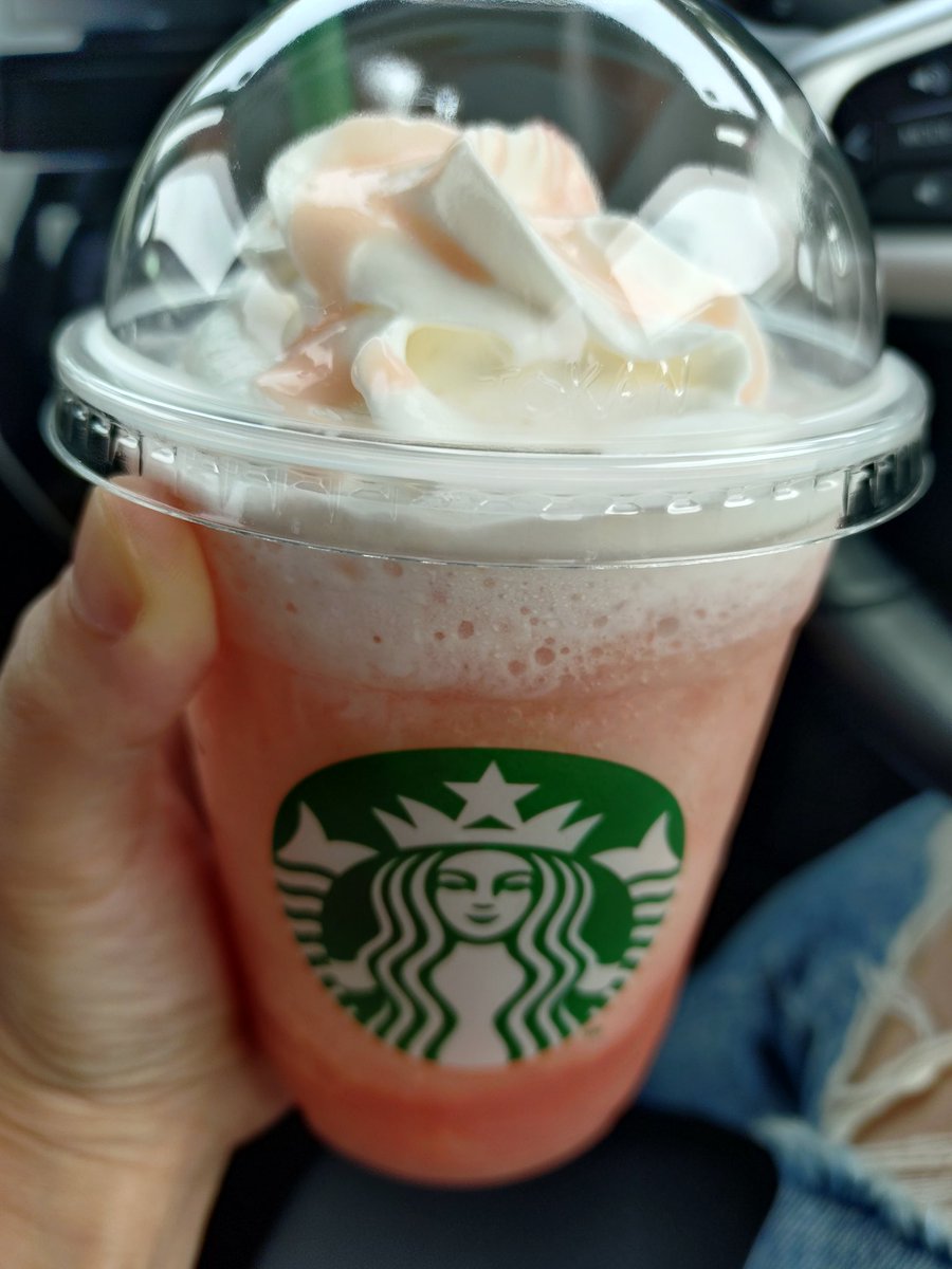 yuur1_0323's tweet image. ヘブンリーピーチフラペチーノ早速飲んでみた🍑✨
やっぱりピーチはハズレなし🥰🫶
美味しすぎた🤤💛