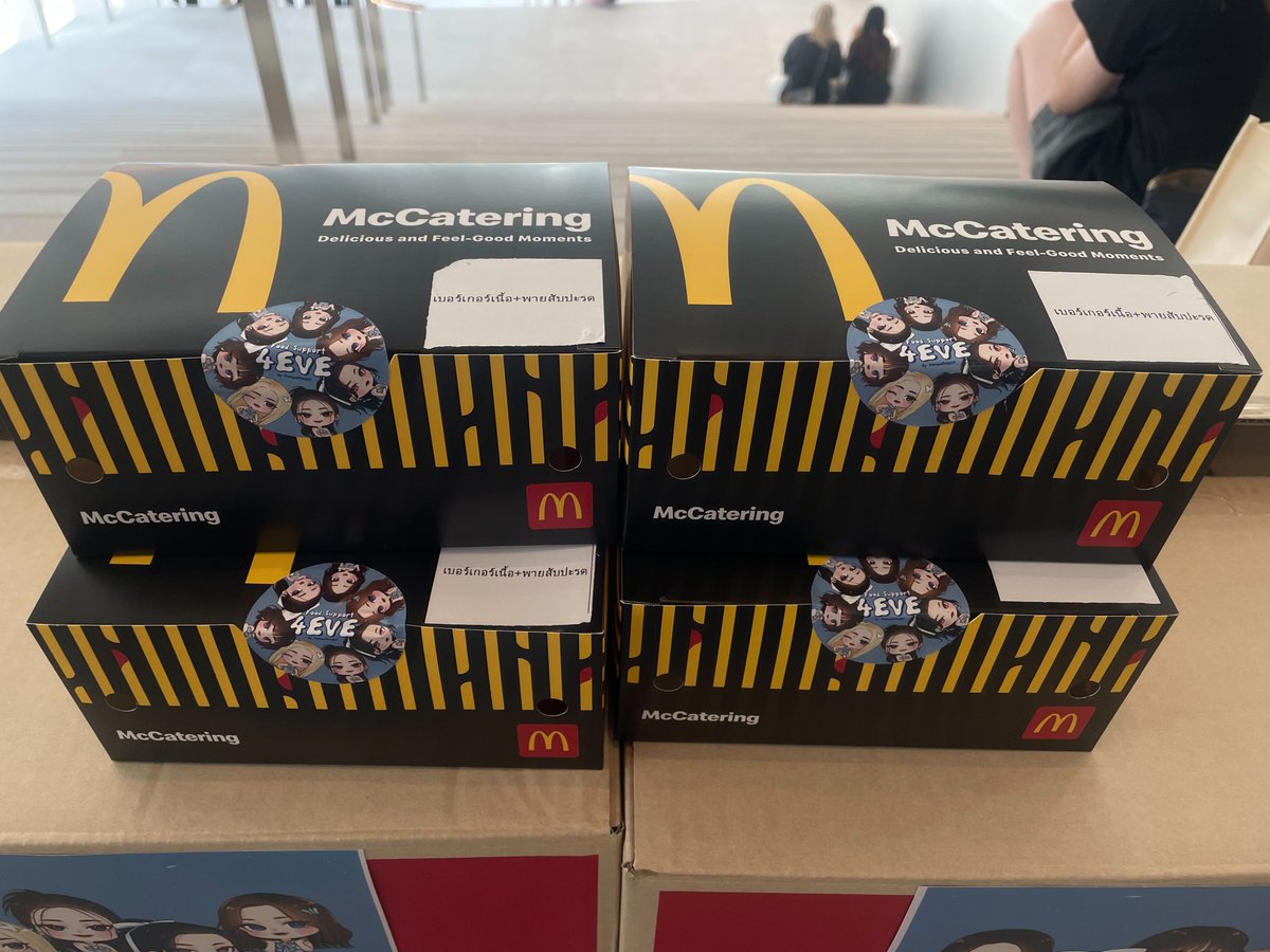ForayeProject's tweet image. XOXO MULTIVERSE CONCERT
Food Support For 4EVE และทีมเบื้องหลัง🤗
McDonald's Set 40 ea🍔🥧
ขอบคุณที่ดูแลเด็กฟีฟเป็นอย่างดีนะคะ เติมพลังบูสๆกันน้า
#XOXOmultiverse
#SUNSUPresentsXOXOmultiverseConcert #4EVE
#XOXOmultiverseConcert
#XOXOconcert
#XOXOentertainment