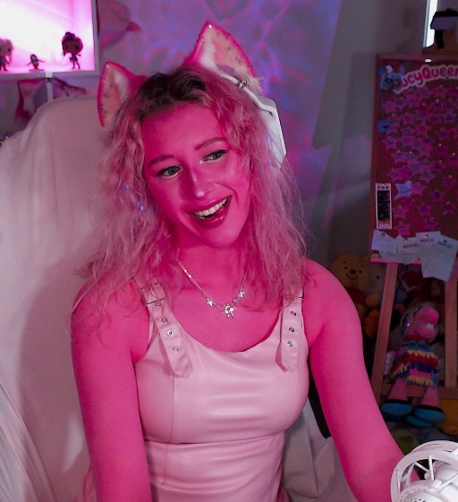 LucyQueenChaos's tweet image. yeah I made it happen 💅 

live now for the #OverSpooned Charity Tournament Day 1, with Team Cherry B💣mb!! 🌸