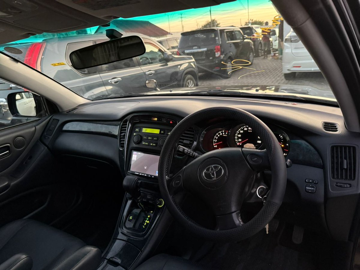 Riverakm1's tweet photo. Toyota KLUGER
Chasis  ACU25
Model.  2005
Colour. Black.
Sports.  Rime
Seats.     7
Leather seat
Electric seat https://t.co/v6D5ql9w6R
