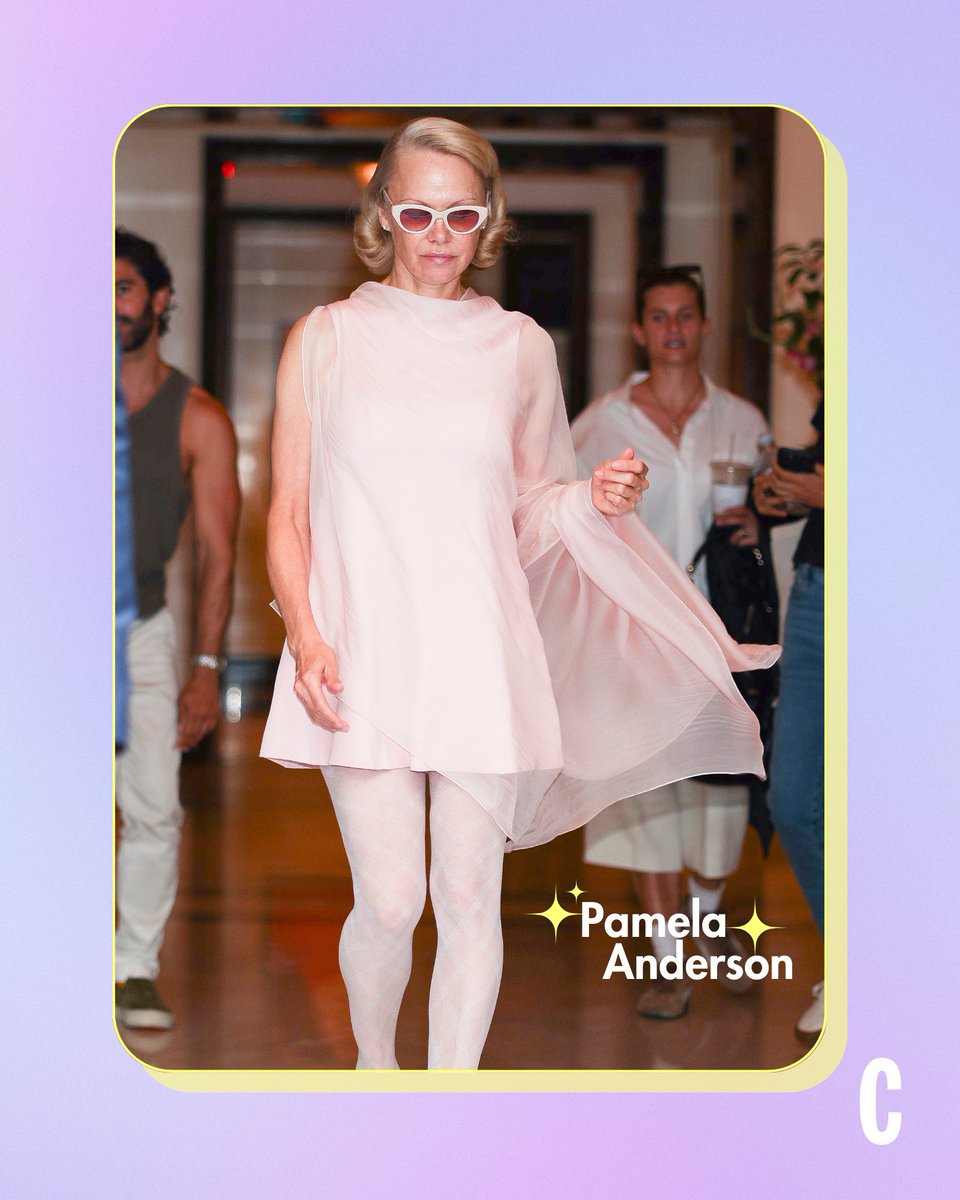 cosmopolitanmx's tweet photo. De lo eerie a lo cute pasando por lo neoyorquino y lo fancy, nuestas #ChicasCosmo lo dieron todo esta semana con estos espectaculares looks. AMAMAOS 💓✨ https://t.co/M7cUxghzqt