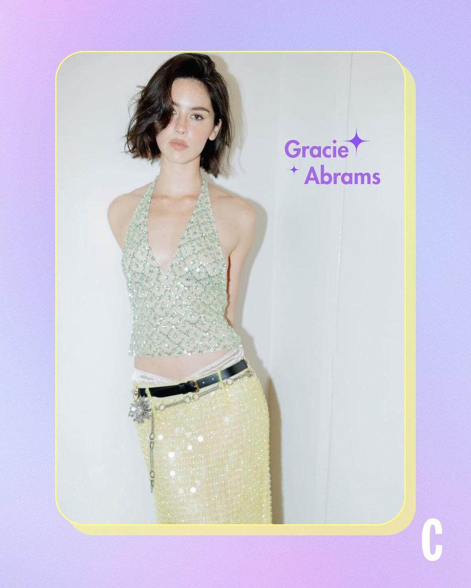 cosmopolitanmx's tweet photo. De lo eerie a lo cute pasando por lo neoyorquino y lo fancy, nuestas #ChicasCosmo lo dieron todo esta semana con estos espectaculares looks. AMAMAOS 💓✨ https://t.co/M7cUxghzqt